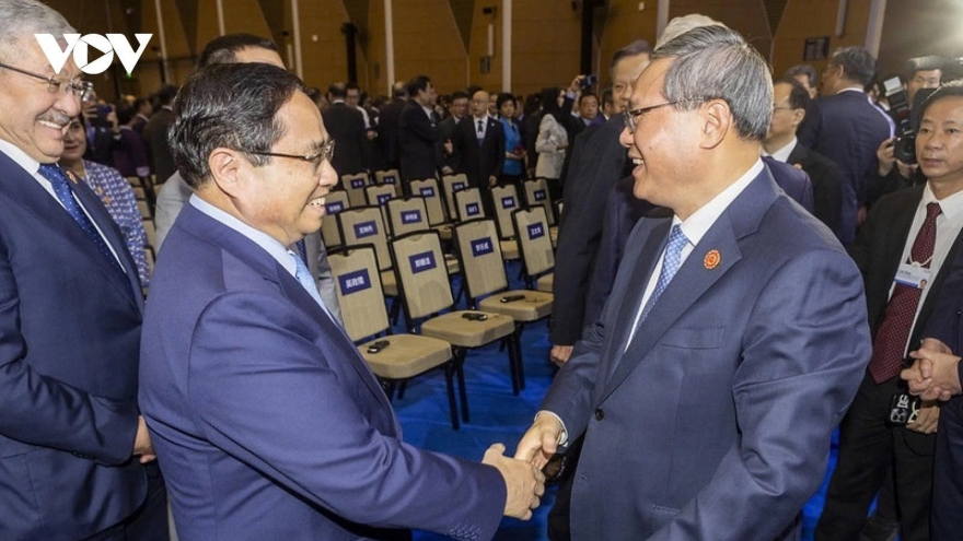 Vietnamese PM attends opening plenary of WEF Tianjin 2025